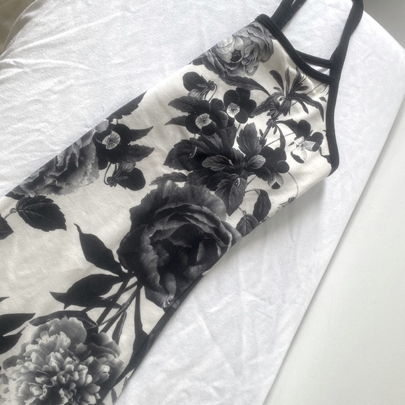 Lululemon tank with built in bra (no longer has pads) - Picture 3 of 3